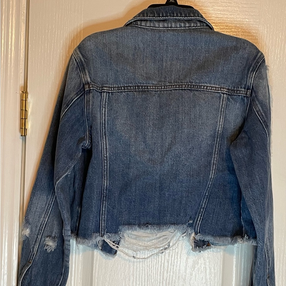 Kancan Los Angeles Distressed Jean Jacket with Frayed Bottom. 100% Cotton. - Picture 9 of 15